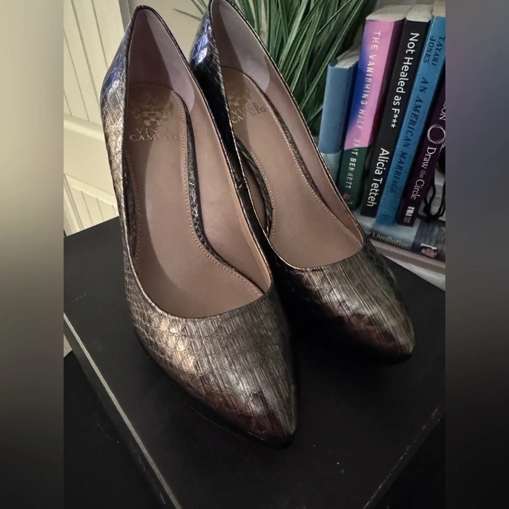 Brand New- Vince Camuto Women’s Snake Skin Platform Pump- Size 9.5